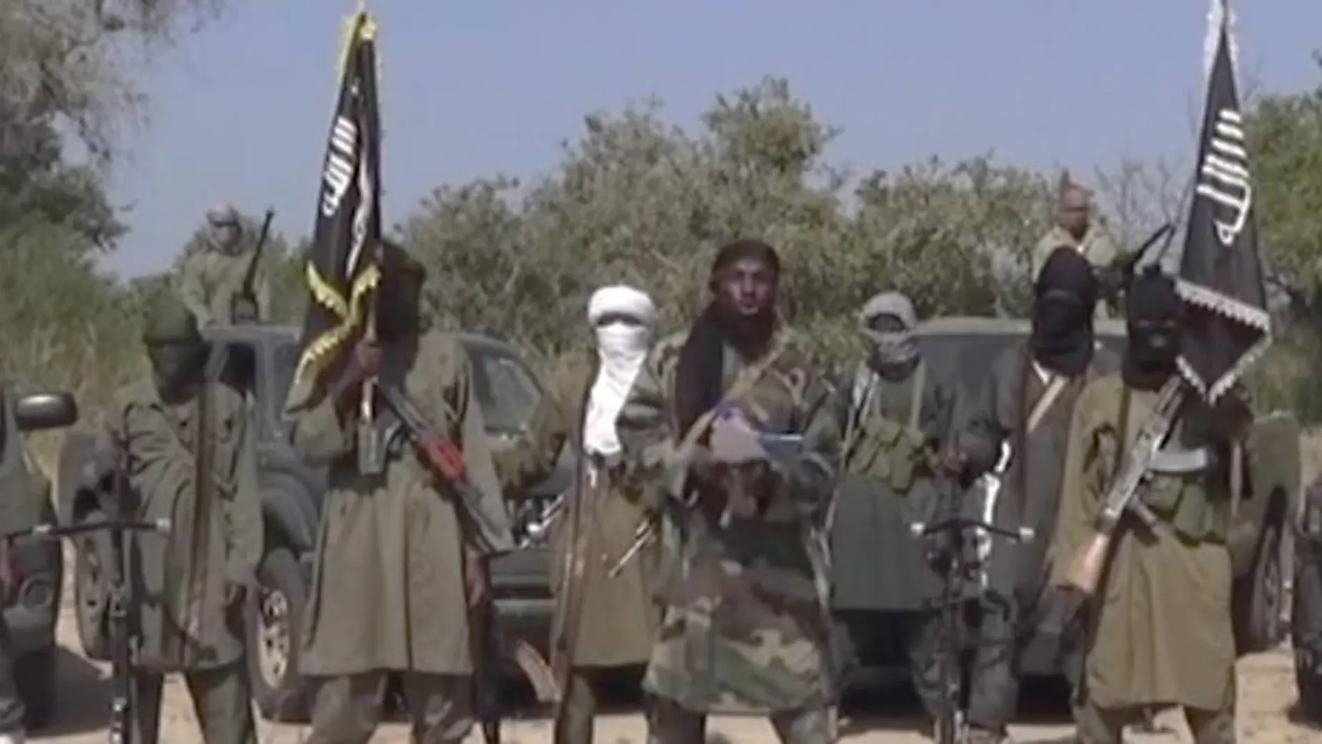 Militantes del grupo integrista Boko Haram, en una imagen de un video de autopromoción emitido por el grupo