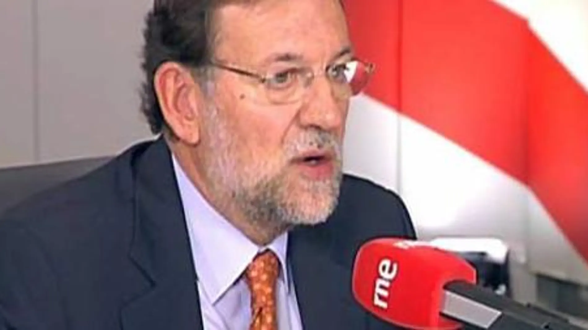 Rajoy anuncia una rebaja del IRPF para 2014 y descarta subir el IVA