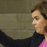 La vicepresidenta del Gobierno Soraya Sáenz de Santamaría durante la rueda de prensa posterior a la reunión del Consejo de Ministros.