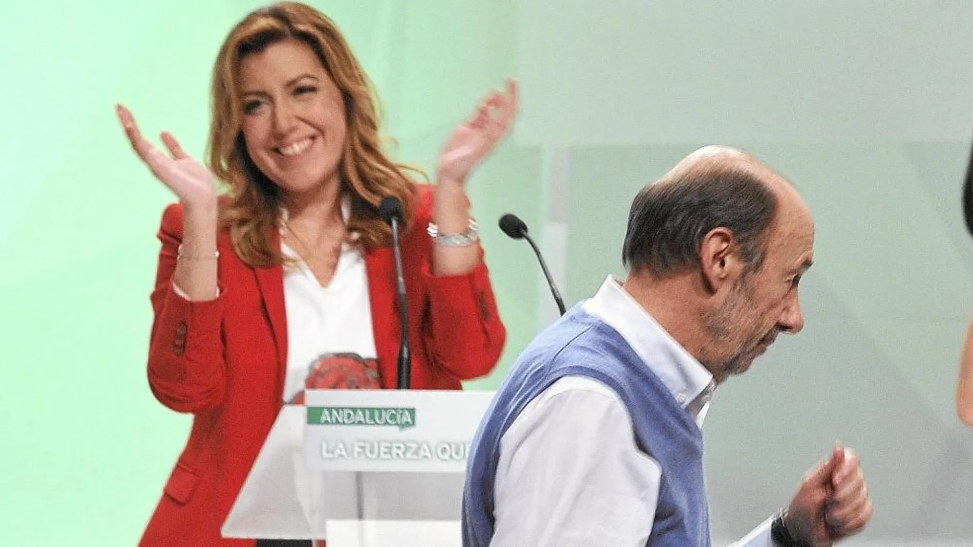 Susana Díaz y Alfredo Pérez Rubalcaba durante el congreso regional extraordinario del PSOE-A que ha tenido lugar este fin de semana en Granada