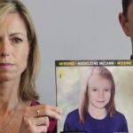 Imagen de archivo que muestra a Kate y Gerry McCann con una foto de su hija desaparecida