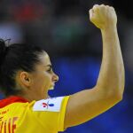 La española Naiara Egozkue celebra un tanto ante Dinamarca durante el partido correspondiente al Grupo I del Europeo de balonmano