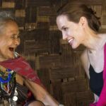 Angelina Jolie, en un campo de refugiados birmanos.