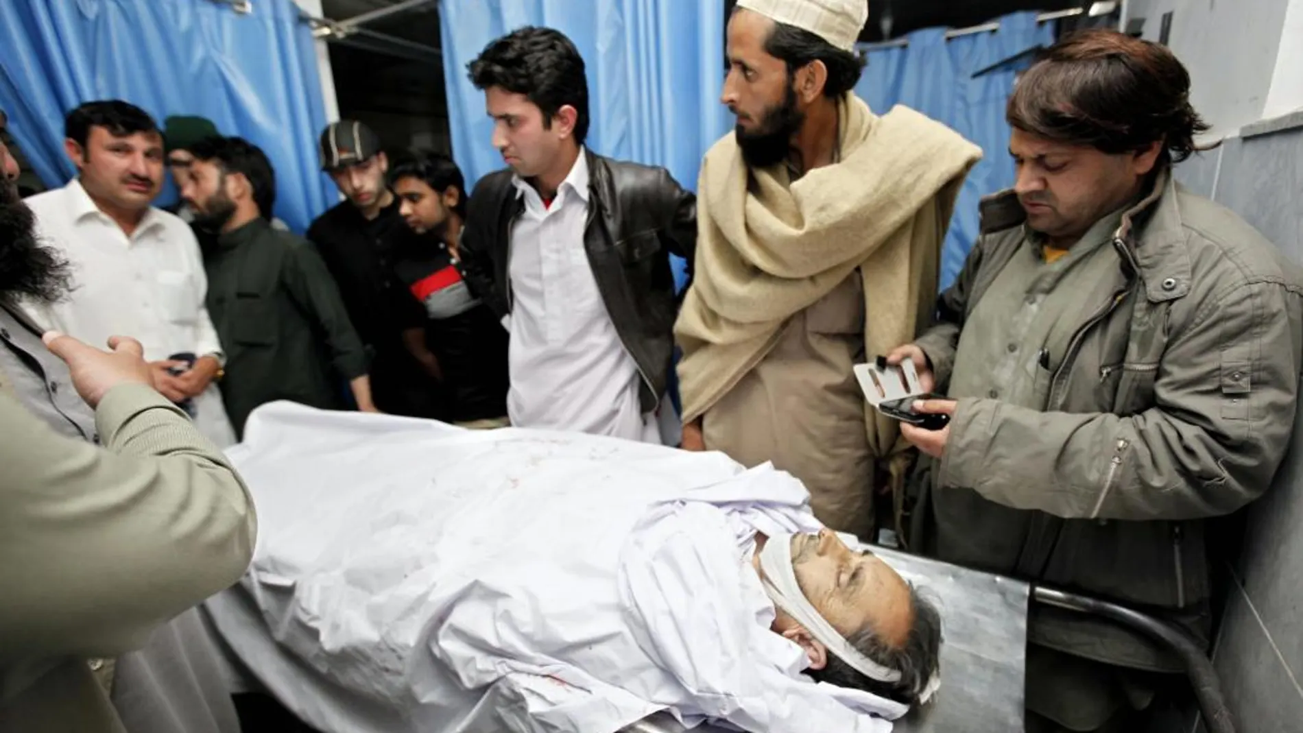 Parientes del abogado Samiullah Afridi reciben su cadáver