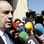El exconseler de Solidaridad, Rafael Blasco, declara ante los medios de comunicación a su salida del Tribunal Superior de la Comunidad Valenciana