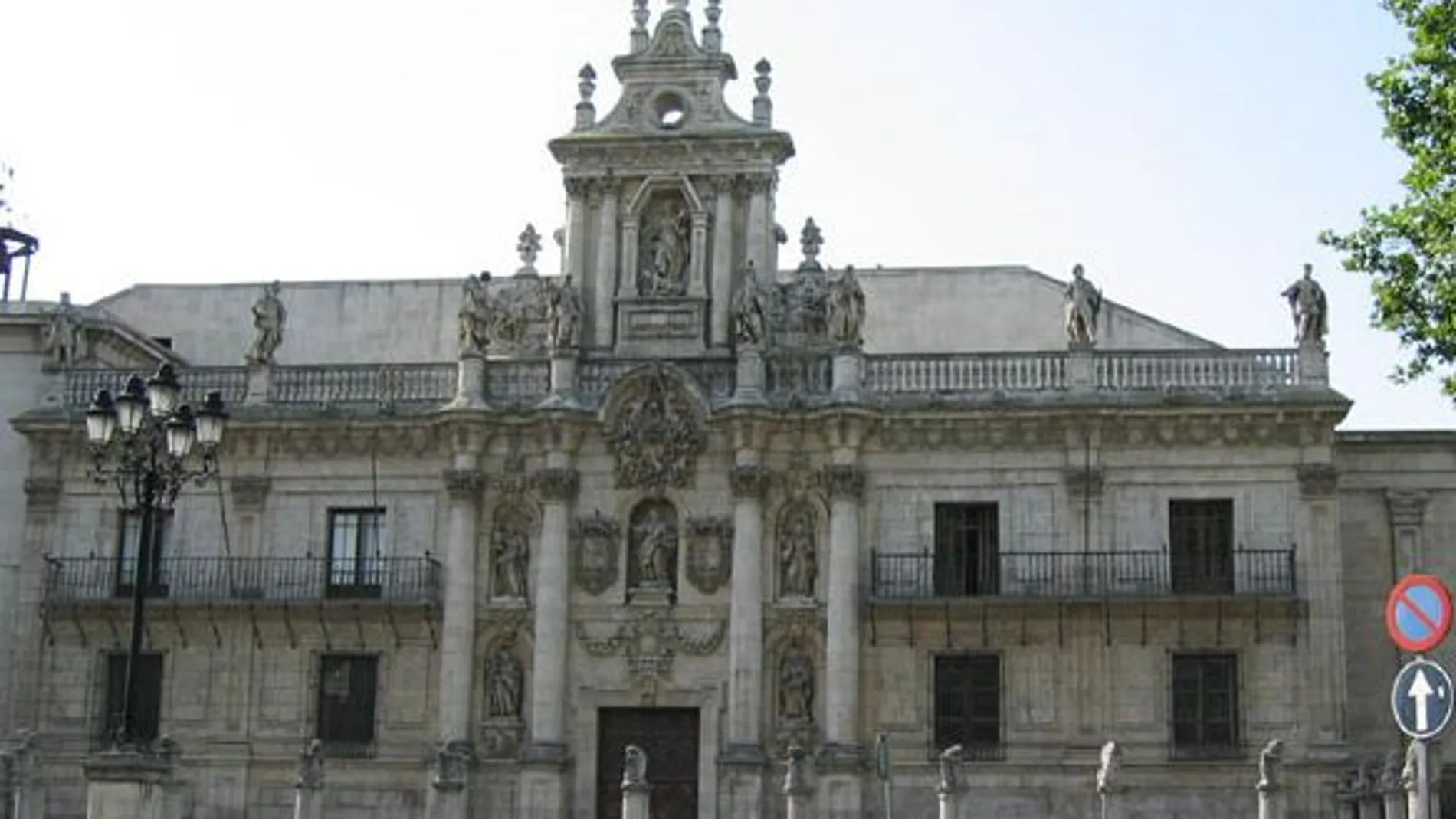 Fachada de la Universidad de Valladolid