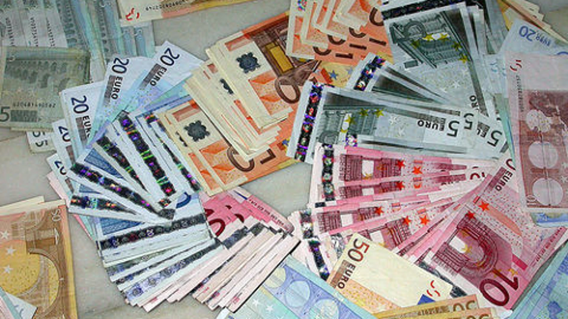 El euro «barato» impulsará la recuperación en 2015