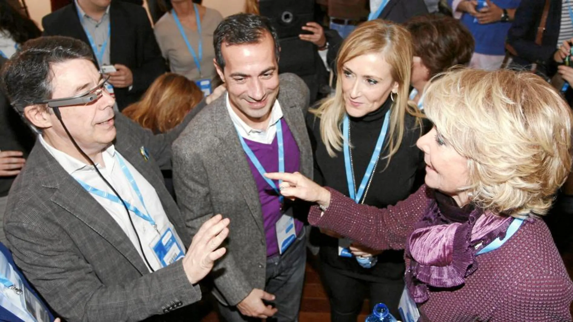 Aguirre, ayer, con González y Cifuentes