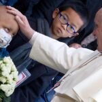 El Papa fue recibido por uno de los niños ingresados en el Hospital Niño Jesús de Roma
