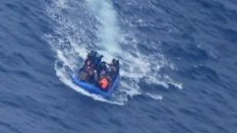 Imagen de un rescate de Salvamento Marítimo.