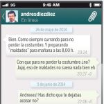 El abogado de Díez ha aportado a la causa los chats de su cliente con ocho de las alumnas que le han denunciado. Arriba un extracto de una de estas conversaciones entre profesor y alumna.