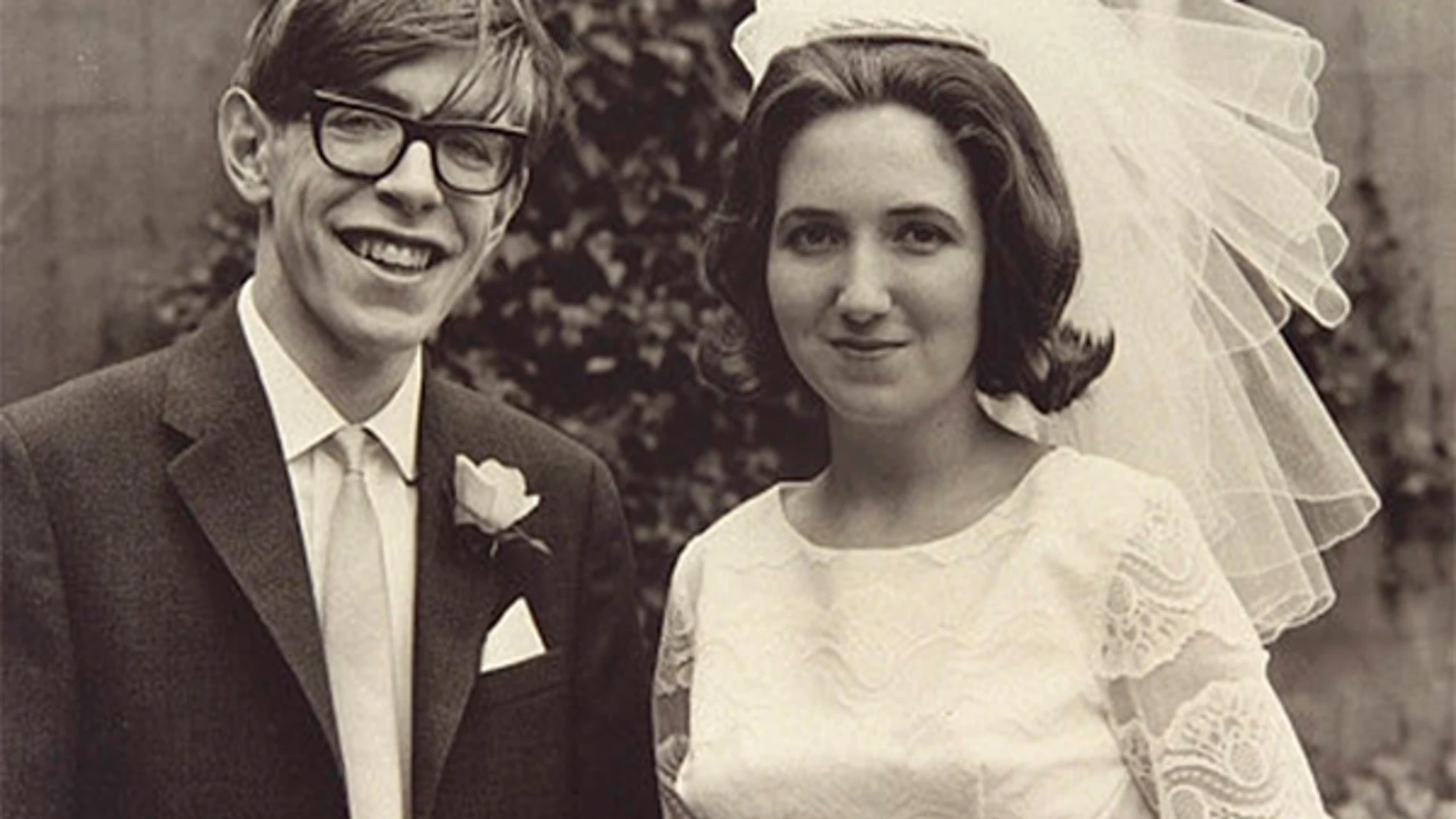 Stephen Hawking y su mujer