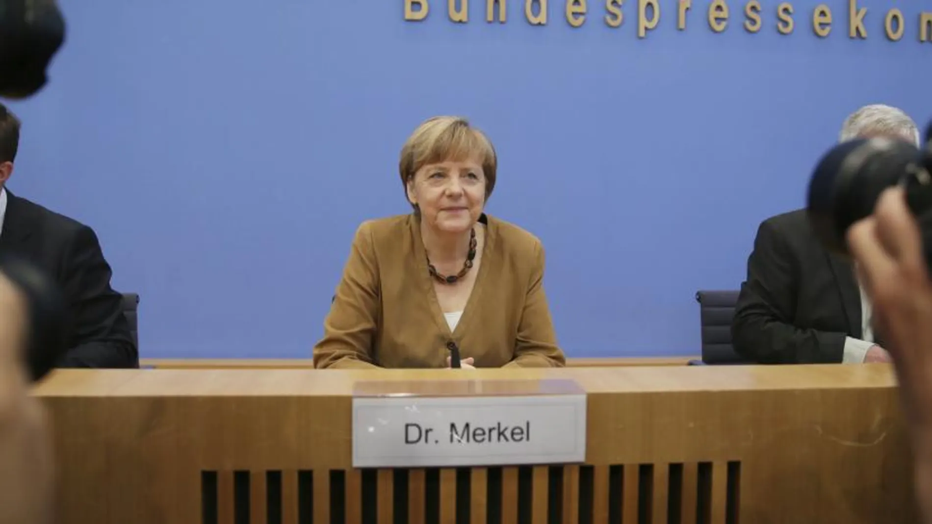 La canciller alemana, Angela Merkel, da una rueda de prensa en Berlín (Alemania) hoy