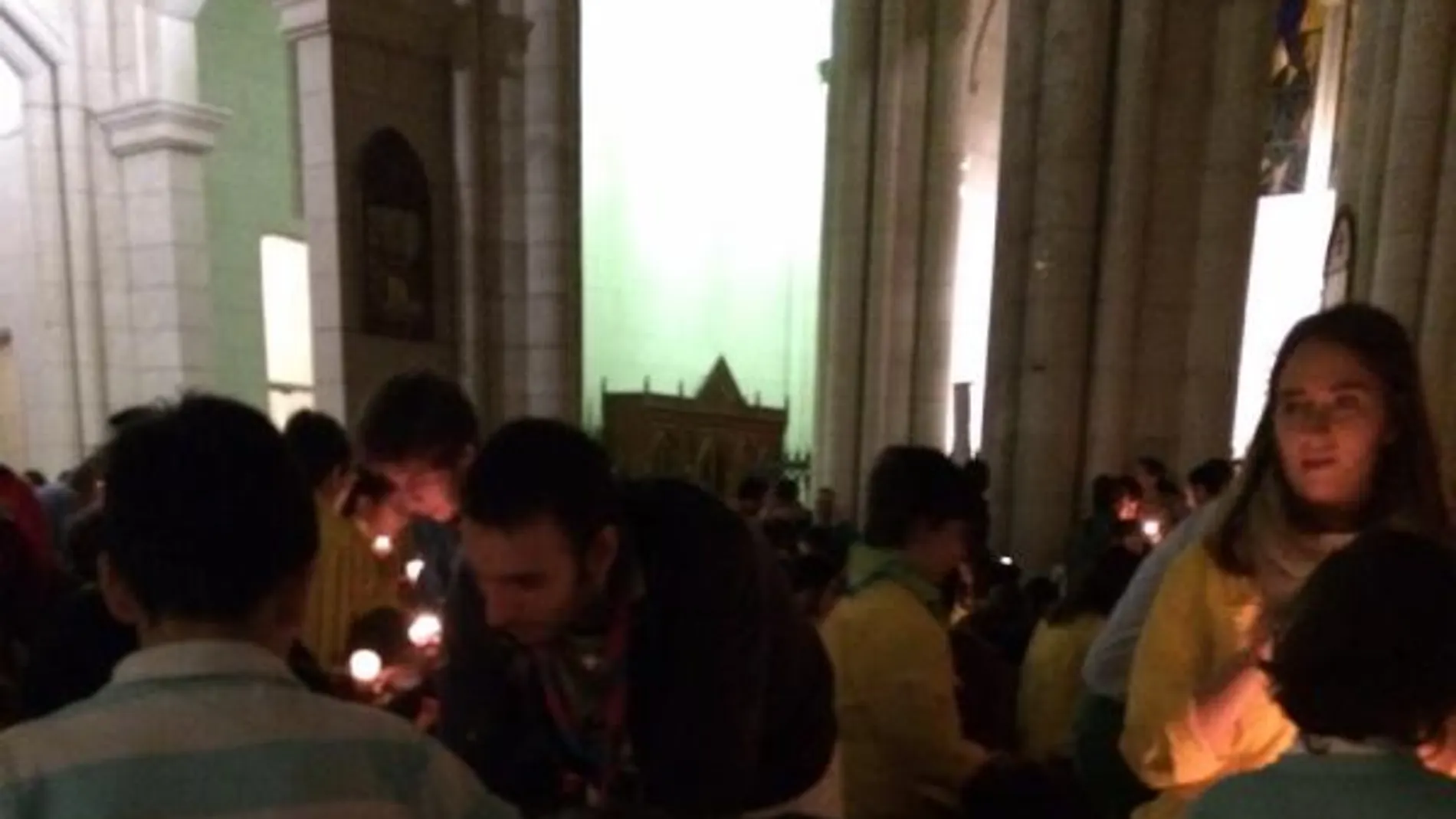La catedral de la Almudena reúne a más de 3.000 scouts para celebrar la Navidad