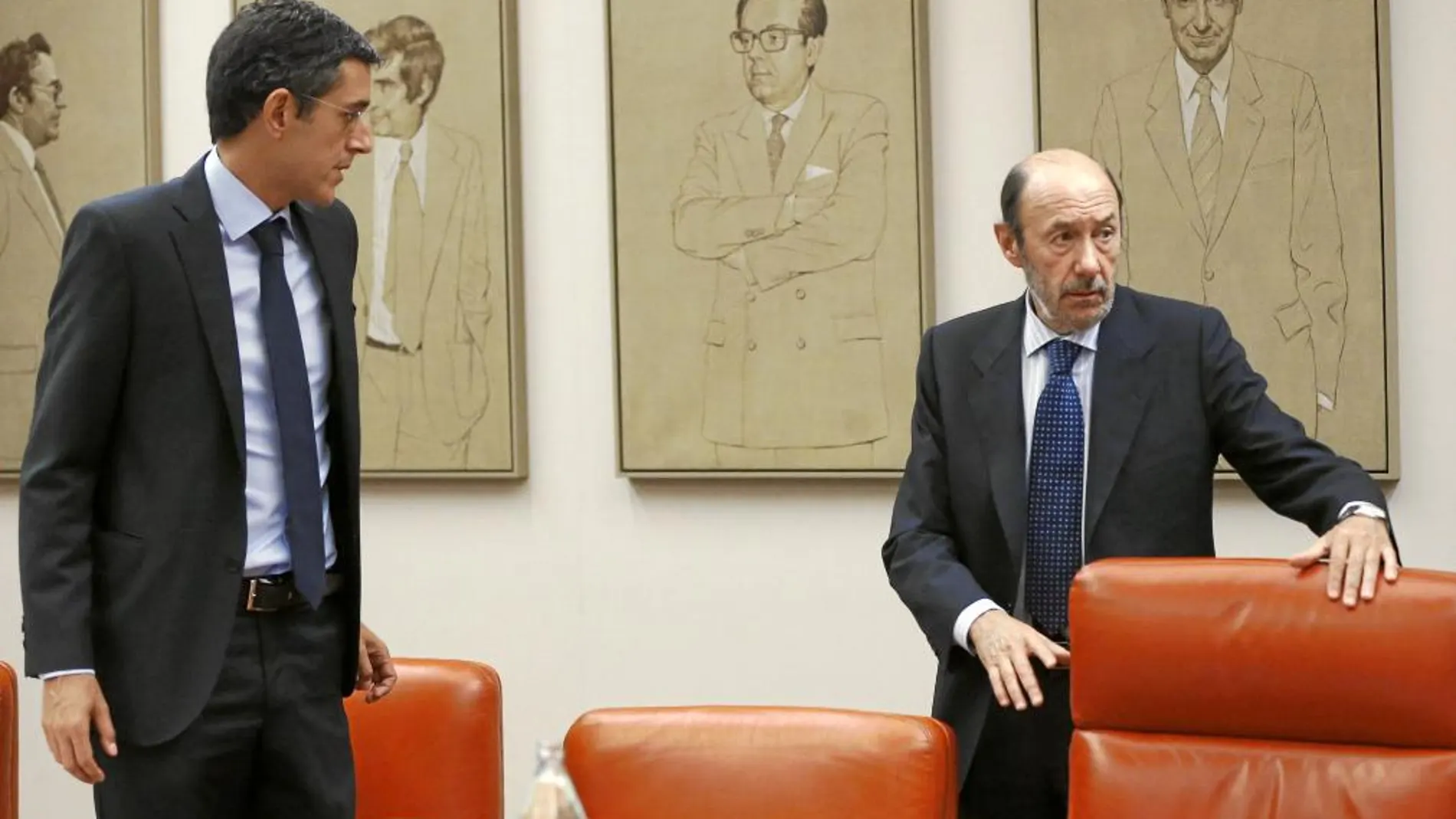 Eduardo Madina, junto a Alfredo Pérez Rubalcaba durante una reunión en septiembre de 2013