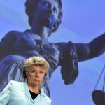 Viviane Reding: «La libertad de circulación no es absoluta, nadie puede ser una carga»