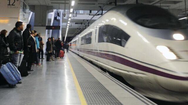 El Gobierno constituye Adif Alta Velocidad para gestionar el AVE y sus infraestructuras