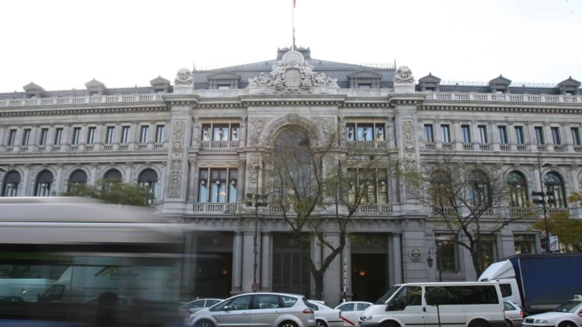 El Gobierno califica de «noticia espectacular» la bajada de la prima