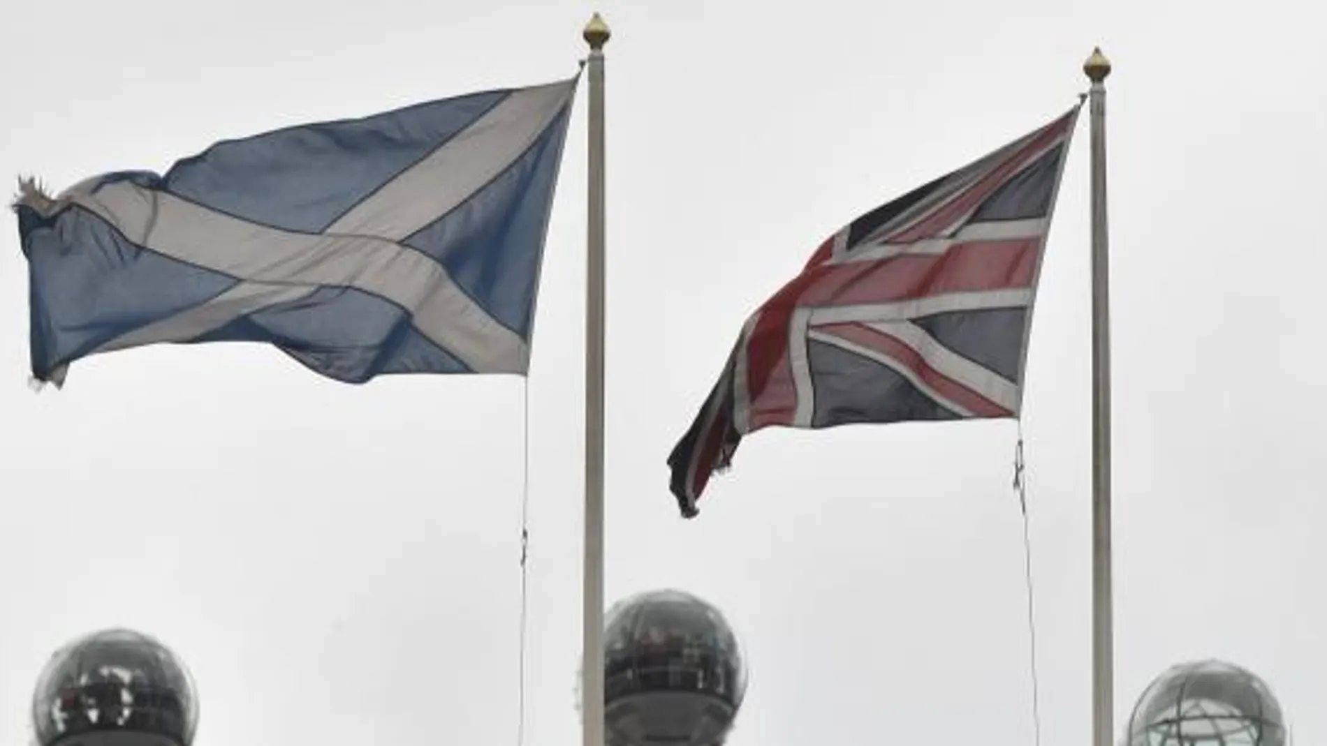 Londres anuncia un plan para dar más autonomía a Escocia si rechaza la independencia