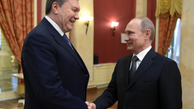El presidente de Rusia, Vladimir Putin, junto al de Ucrania, Víktor Yanukóvich.