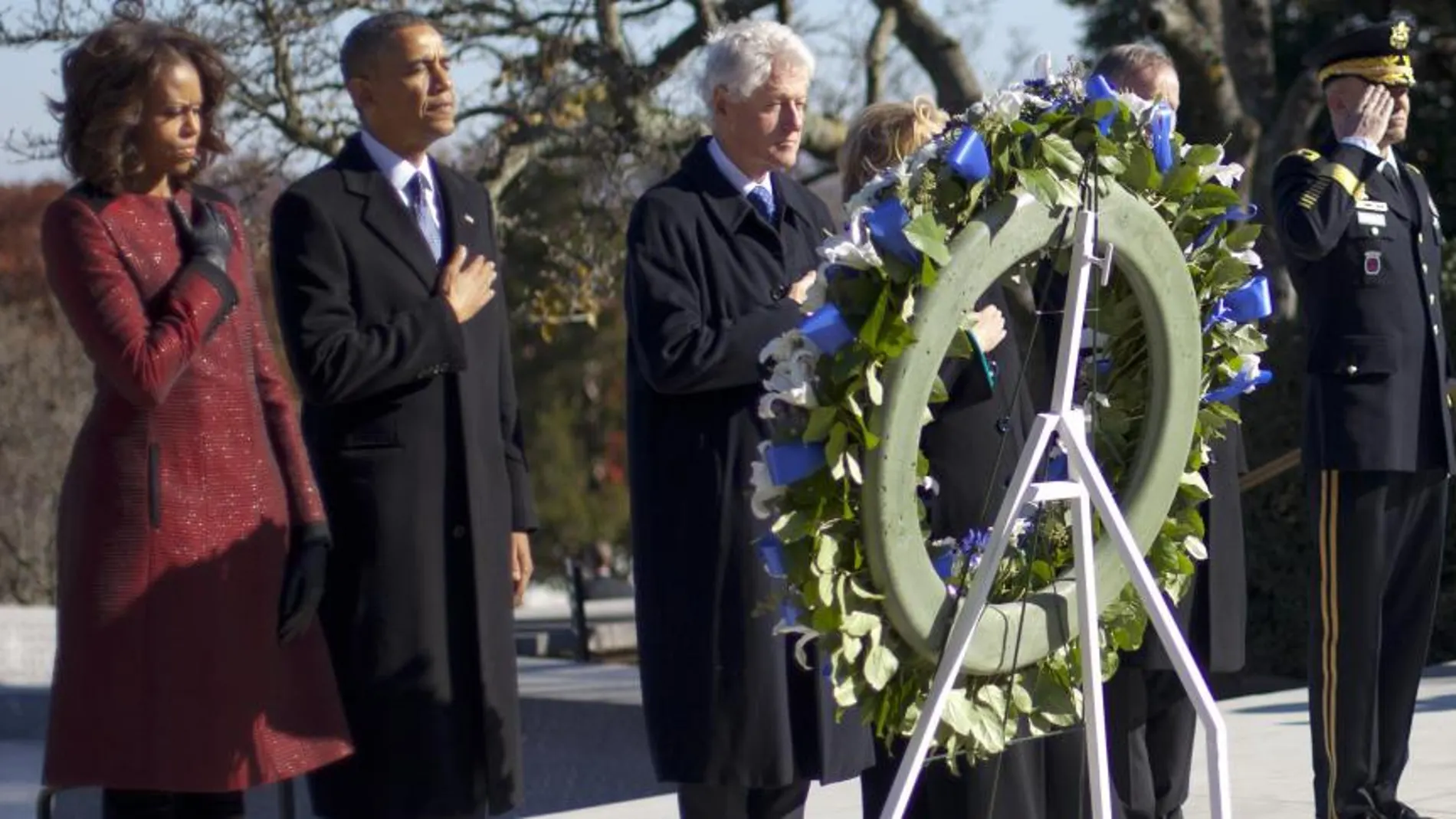 Barack Obama, Michelle Obama, Bill Clinton y Hillary Clinton, durante la ceremonia en honor a John F. Kennedy