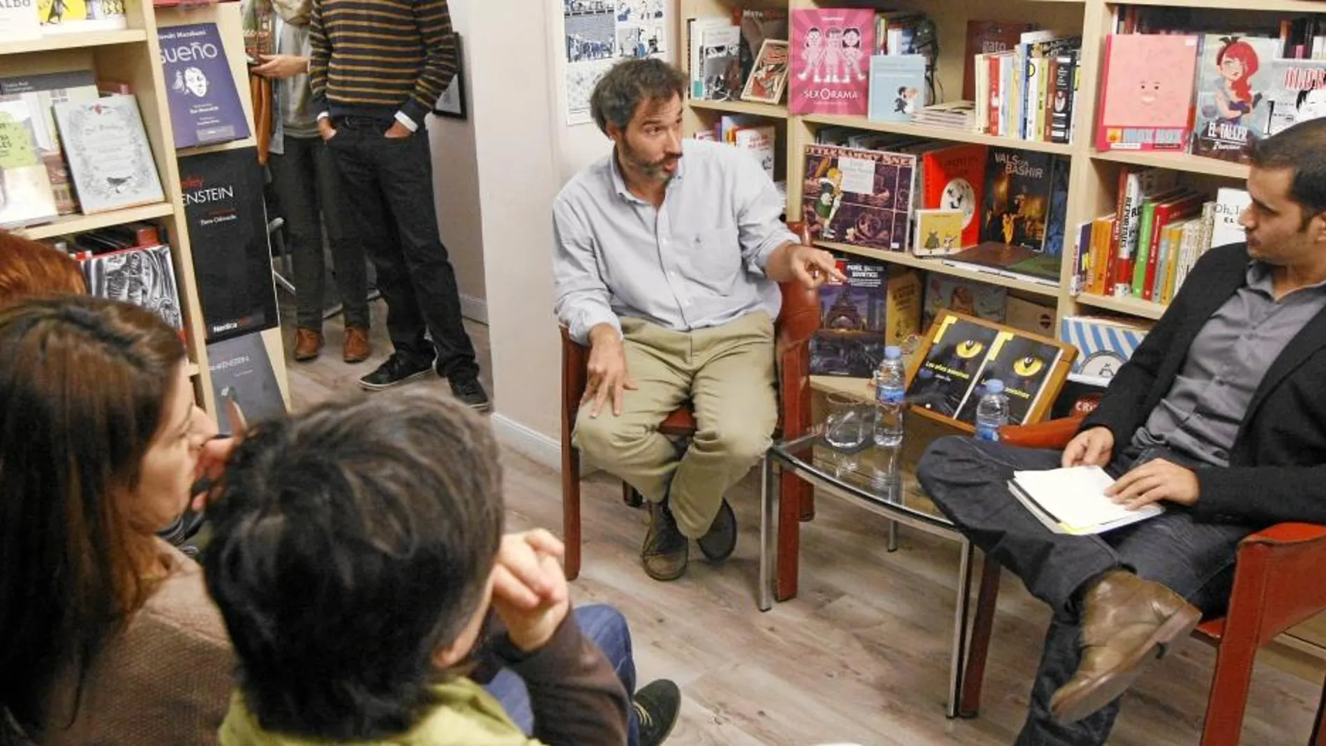 Javier Ors (izda.) y David Carrón, durante la presentación de la novela