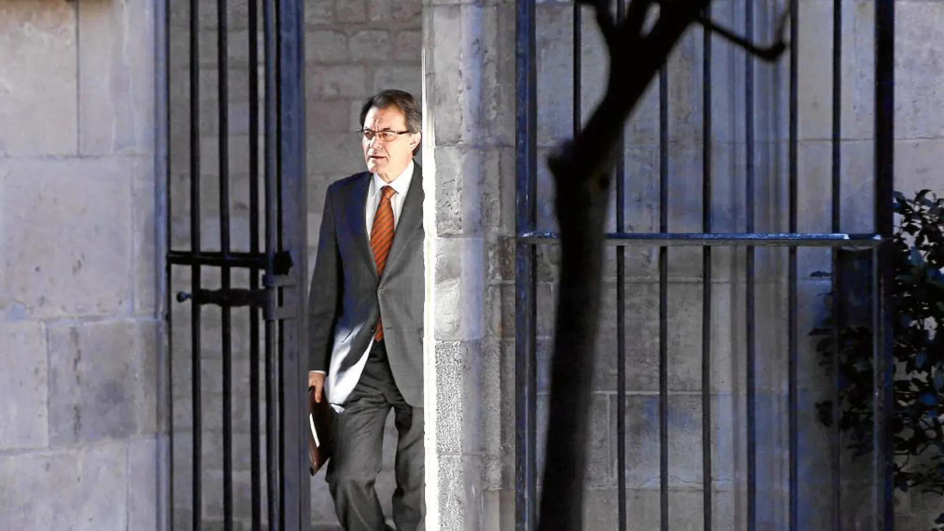 Artur Mas, ayer entrando en el Palau de la Generalitat