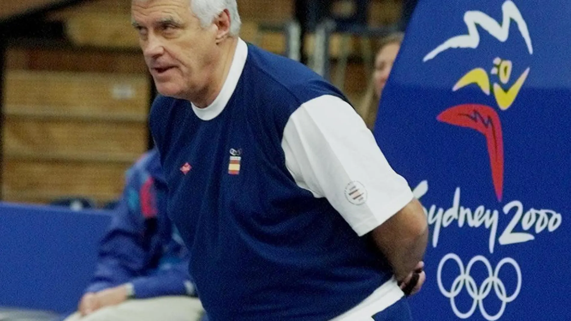 Lolo Sainz, en su etapa como seleccionador en los Juegos de Sidney
