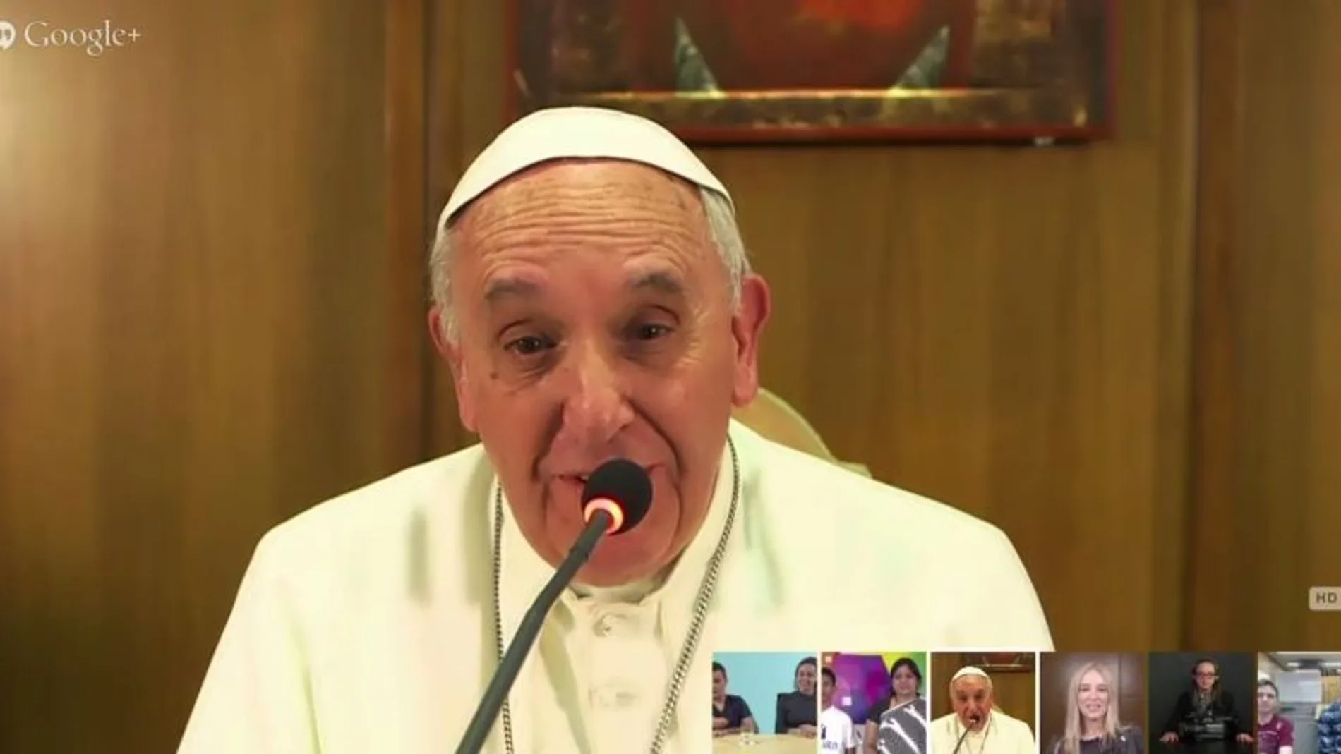 Niños de cinco países, entre ellos cuatro españoles, hablan con el Papa por videoconferencia