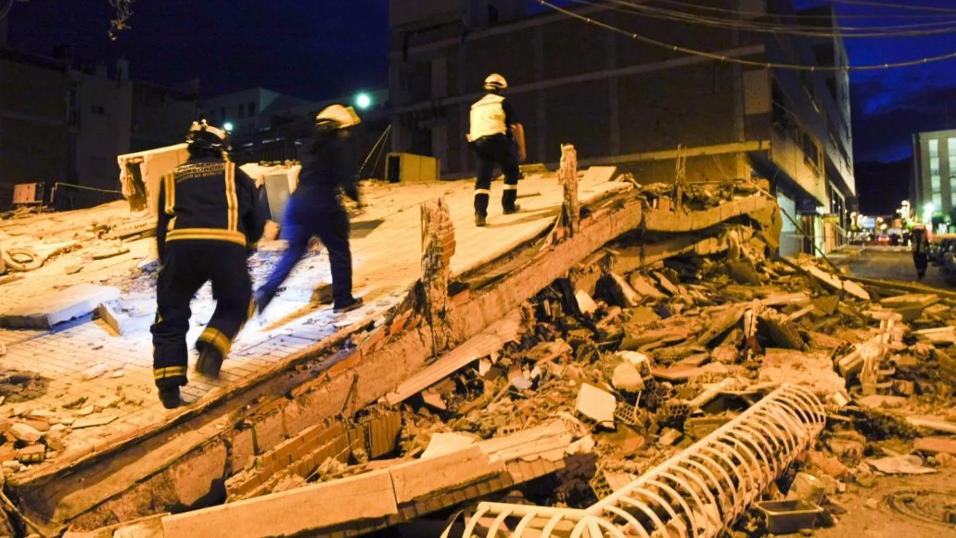 El 11 de mayo de 2011.- 9 muertos, 324 heridos, miles de desplazados como consecuencia de un terremoto de 5,1 grados Richter en Lorca (Murcia)