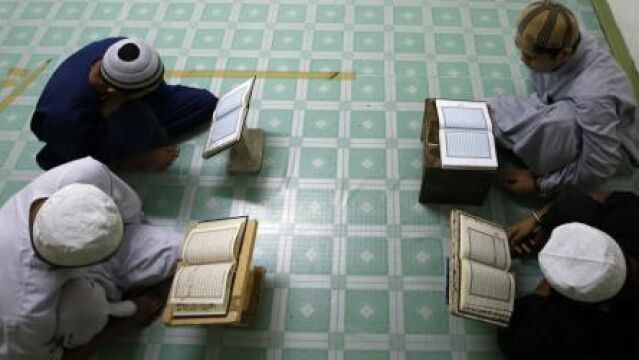Los fieles se preparan para un Ramadán marcado por las medidas de seguridad que exige la vida en pandemia.