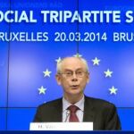 Antonis Samaras, Herman Van Rompuy y Jose Manuel Barroso durante la cumbre de la UE hoy en Bruselas.