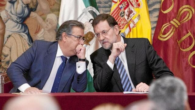 Juan Ignacio Zoido y Mariano Rajoy, en un acto en Sevilla