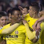Los jugadores del Villarreal felicitan a Uche tras marcar el segundo gol ante el Córdoba
