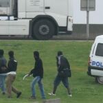 Inmigrantes africanos en Calais