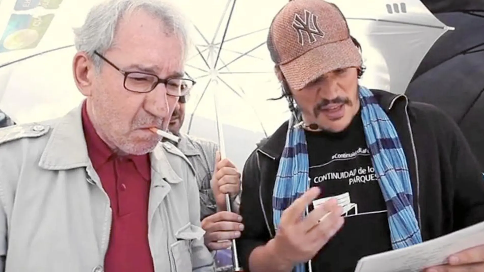 José Sacristán y Sergio Peris-Mencheta, grabando «El sereno», una de las piezas teatrales que se pueden oír en la app