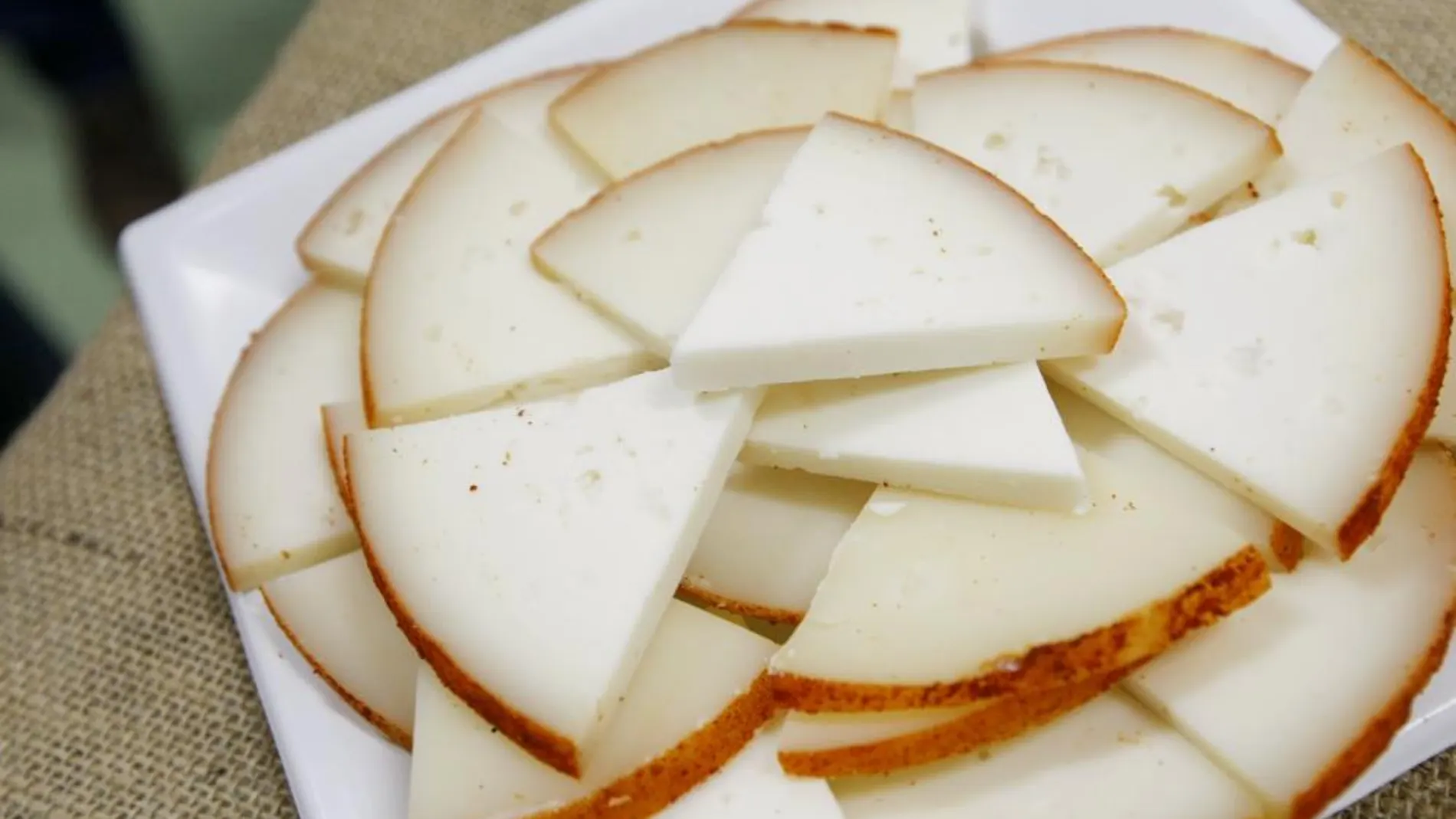 La nueva técnica permitirá alargar la vida de los quesos