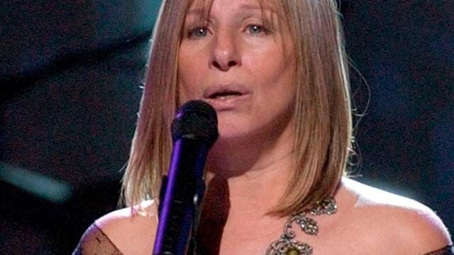 Barbra Streisand en una gala en el Teatro Kodak