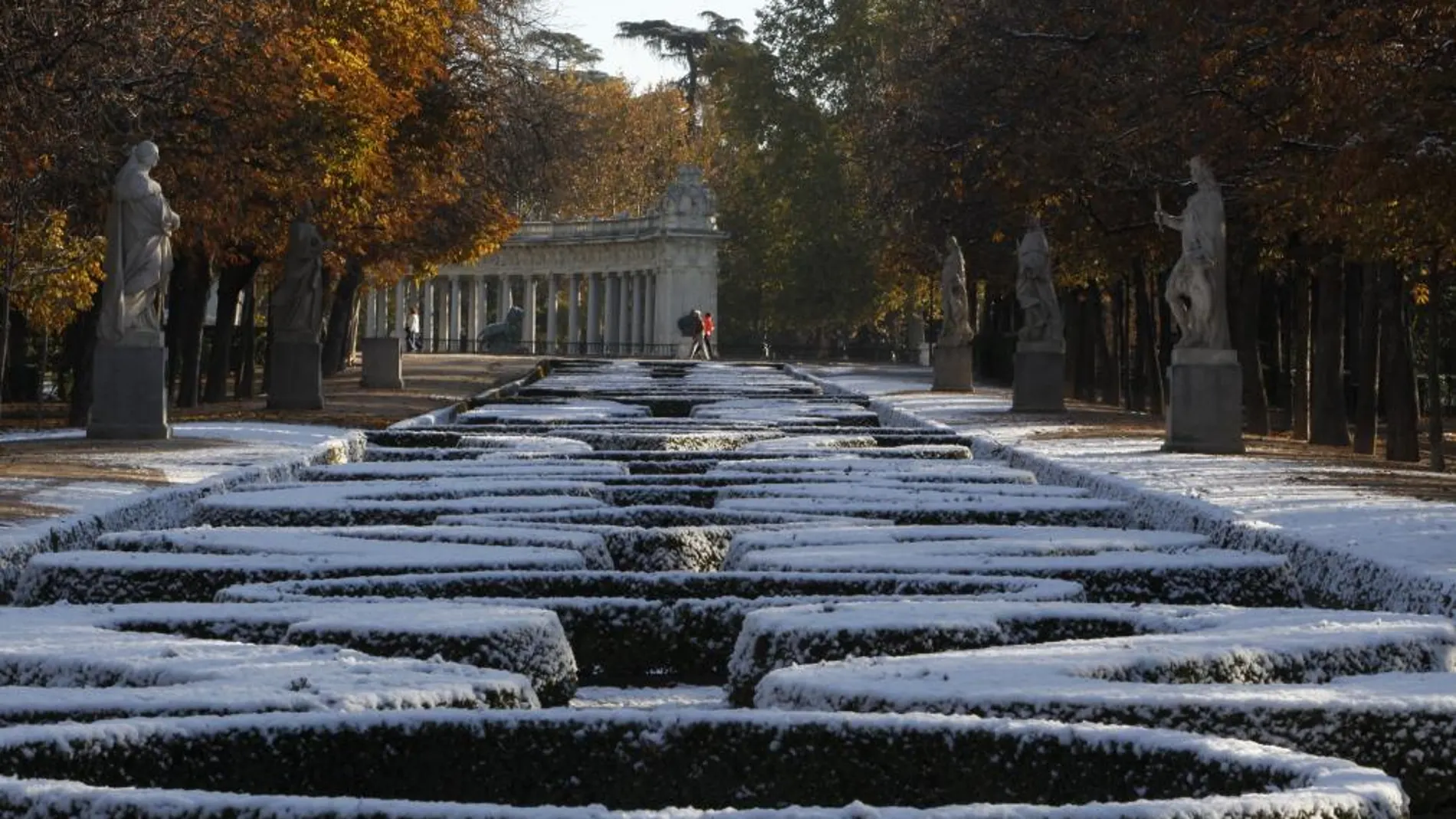 Vista desde el Retiro nevado en Madrid