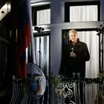  Ecuador ratifica el asilo a Assange tras mantener Suecia la orden de detención