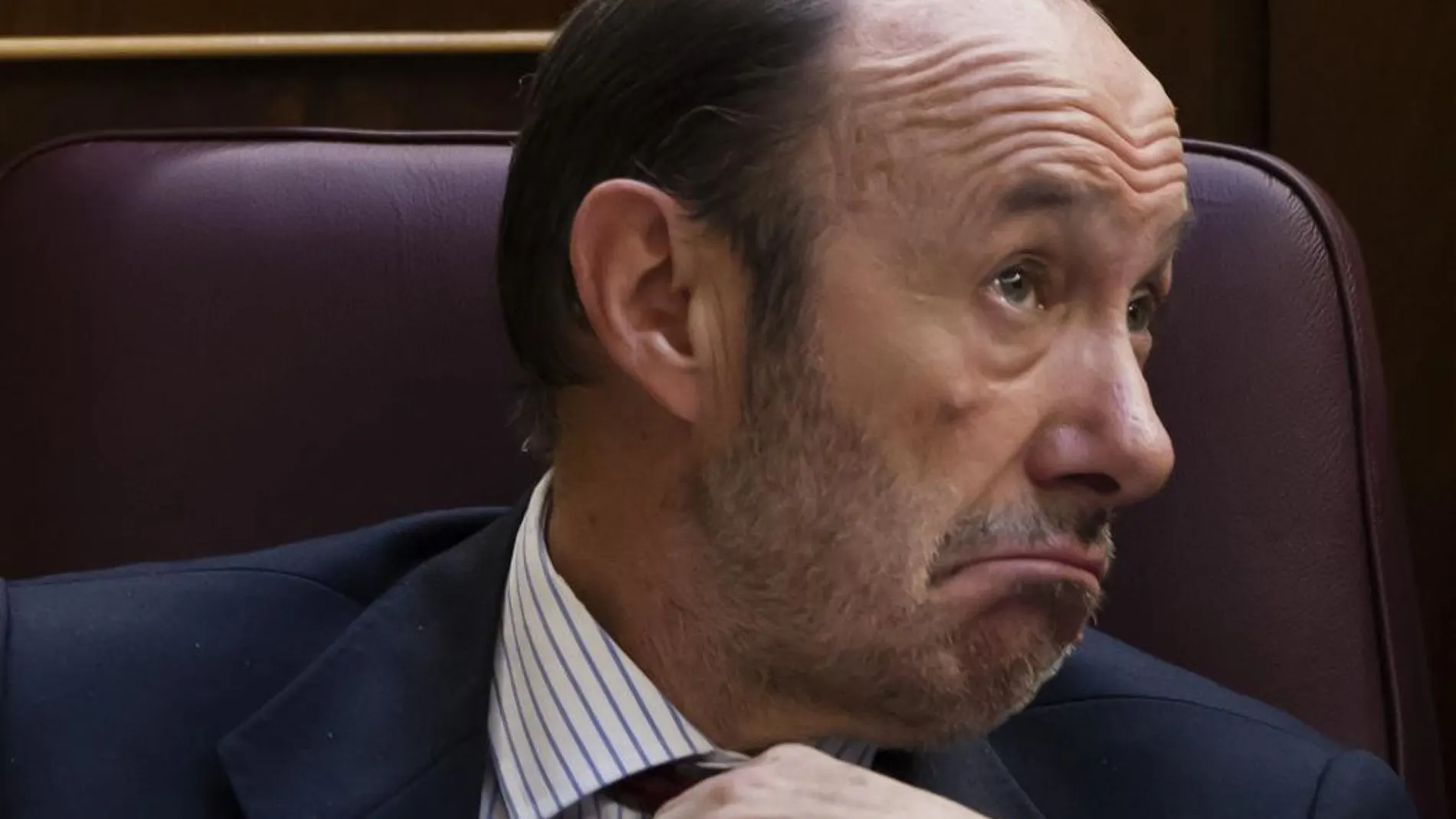 Rubalcaba trata de «desmontar» los datos económicos del Gobierno