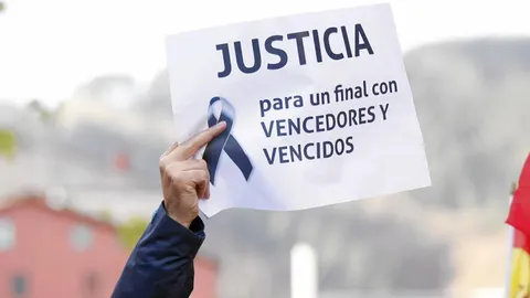 La AVT homenajea a las víctimas en Mondragón el pasado 28 de diciembre