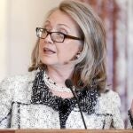 Clinton se mostró ayer sonriente y segura