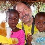El religioso José Luis Garayona asegura que ha sobrevivido a veinte malarias y una fiebre tifoidea