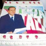 El órdago de Berlusconi divide a su partido
