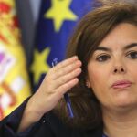 La vicepresidenta del Gobierno español Soraya Sáenz de Santamaría durante la rueda de prensa posterior a la reunión del Consejo de Ministros