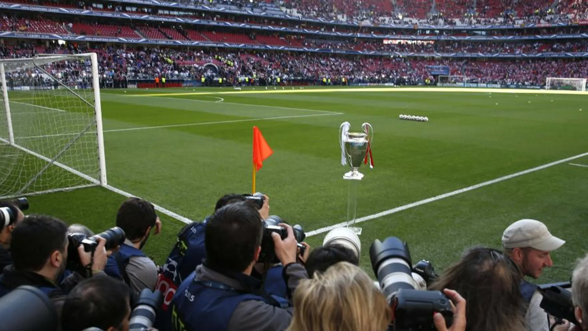El fondo norte para el Atlético y el sur para el Madrid