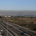 Vista desde Pozuelo de las Cuatro Torres de Madrid, en la que se aprecia la nube de contaminación que cubre la capital española.
