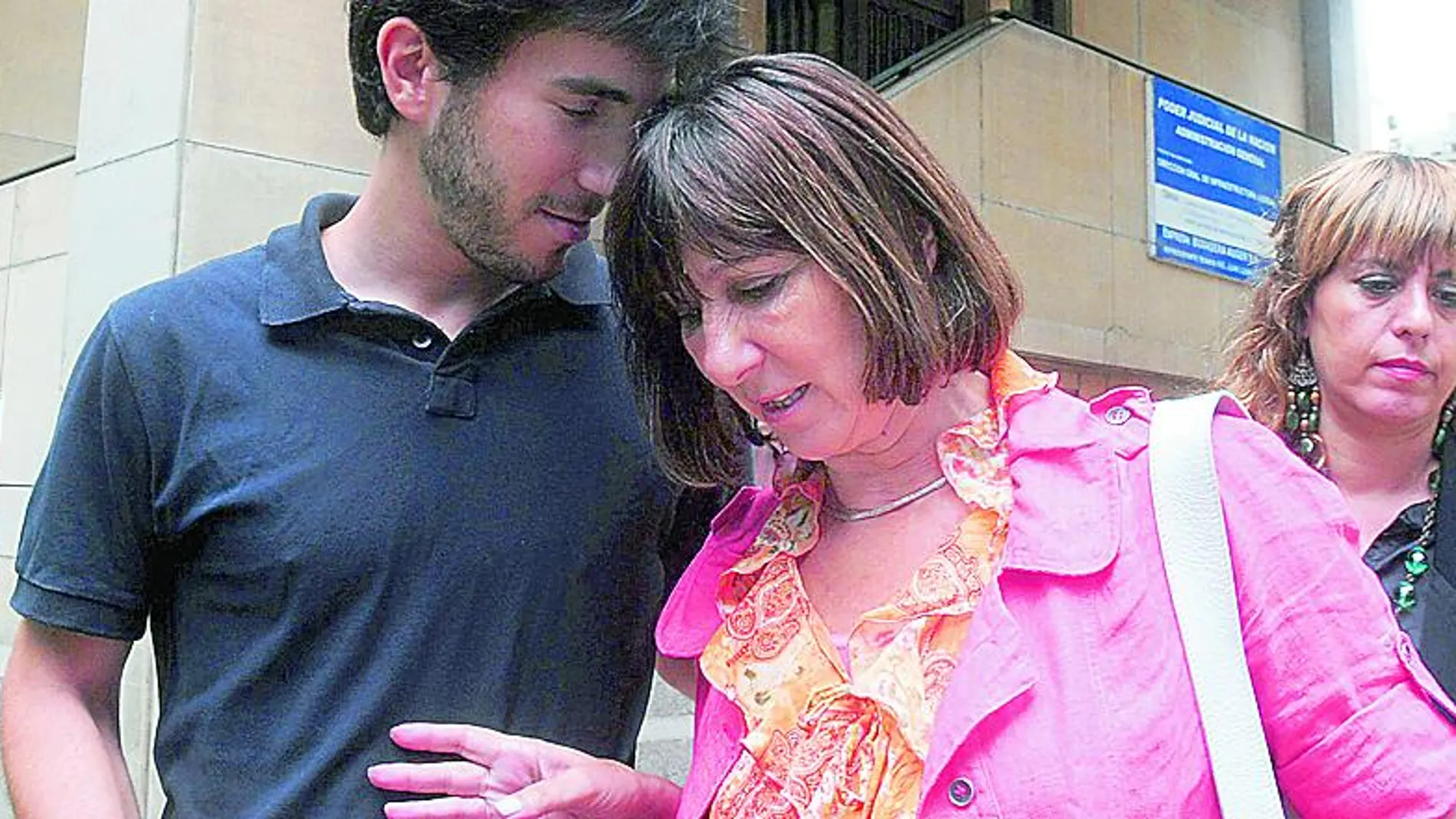 Felisa Miceli, ministra de Economía durante 2003-2007 bajo el Gobierno de Néstor Kirchner, ayer antes de entrar en el Tribunal