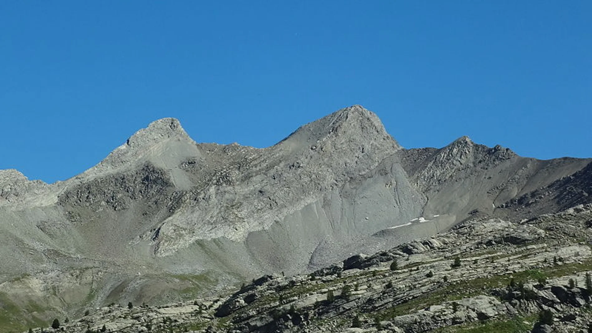 Macizo de los Trois Evêches, de 2.818 metros de altura.